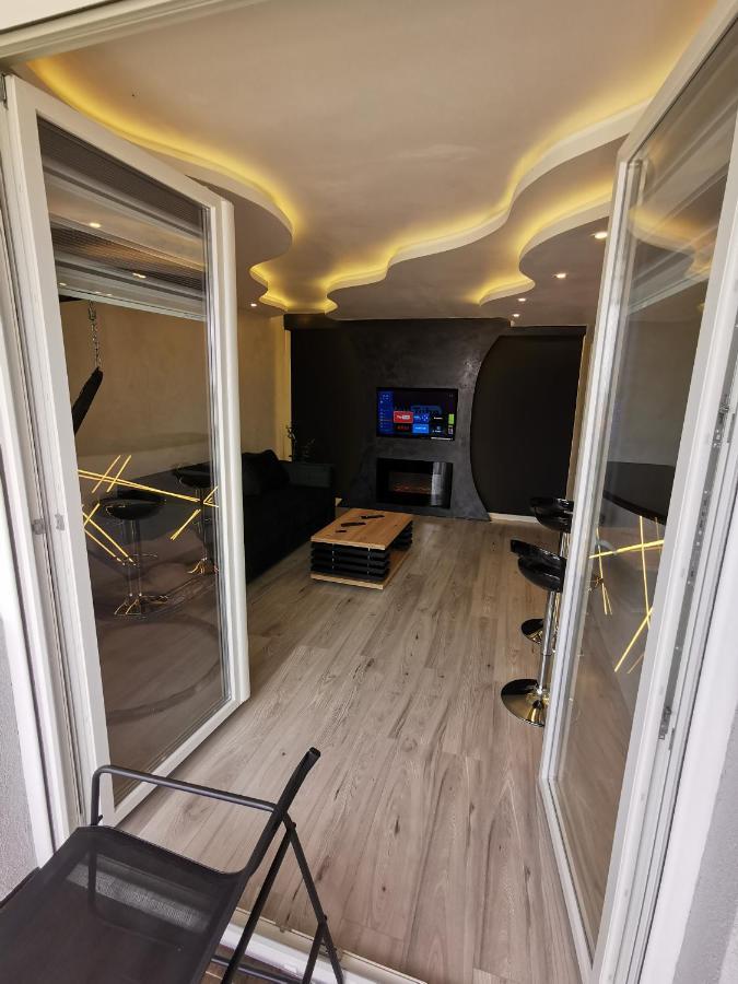 Brend New Luxurious Apartment In Downtown With Free Parking Novi Sad Luaran gambar